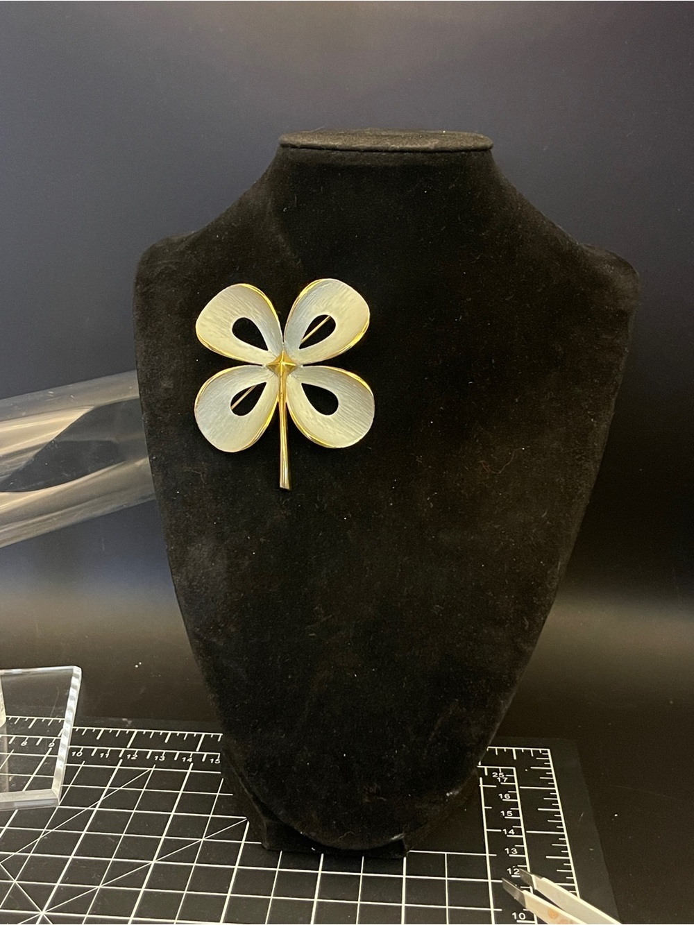 Vintage Park Lane Four Leaf Clover Brooch Two Tone Gold Silver Large Pin - Picture 9 of 12